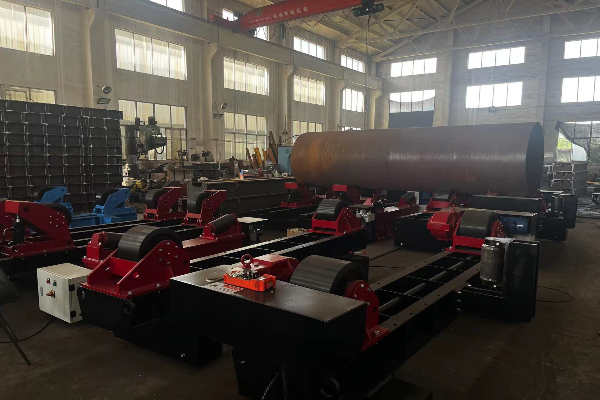 Self-Aligning Welding Rotator Equipment