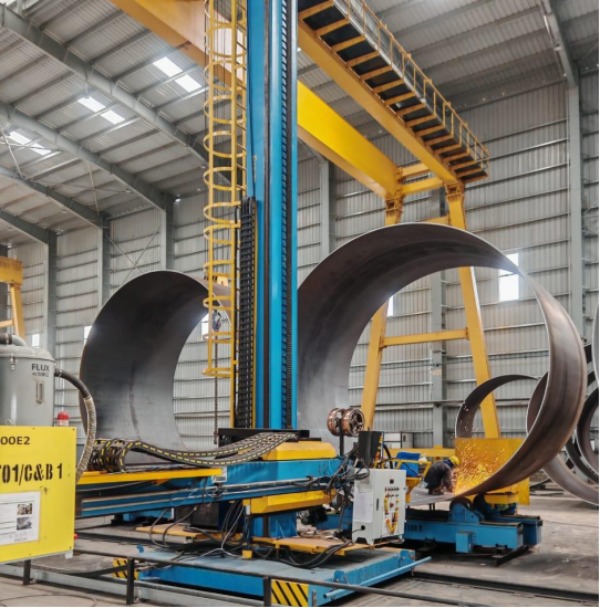 Column and boom welding manipulator operation on long seams